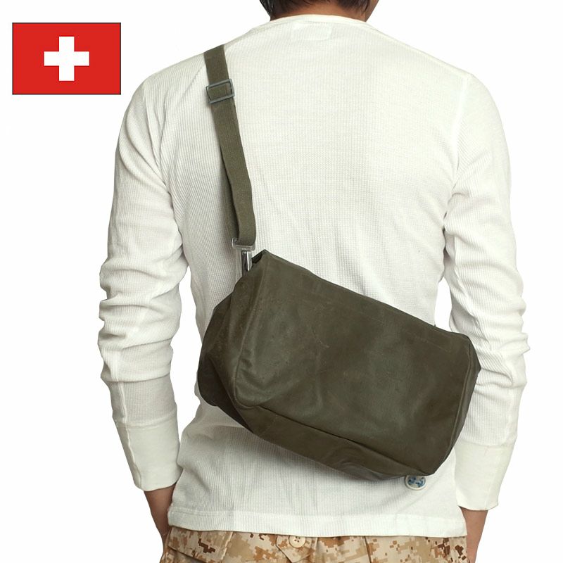 スイス軍バッグ(リュックとしても使用可)　ポーチおまけ