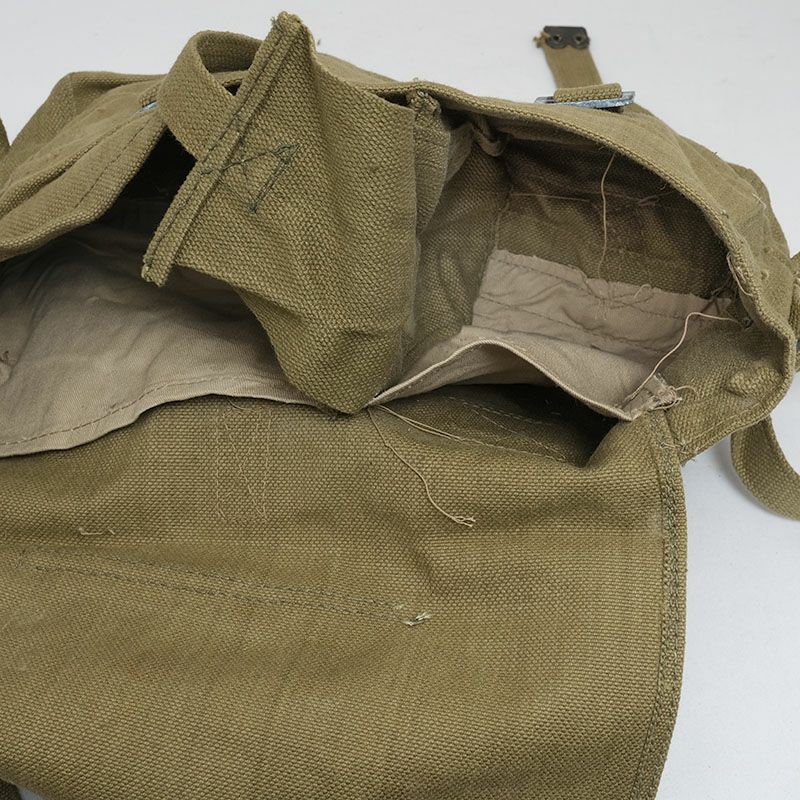 ギリシャ軍 キャンバス バックパック USED BS196UN リュックサック バッグ BAG 鞄 カバン 収納 装備 雑嚢 コットン カーキ